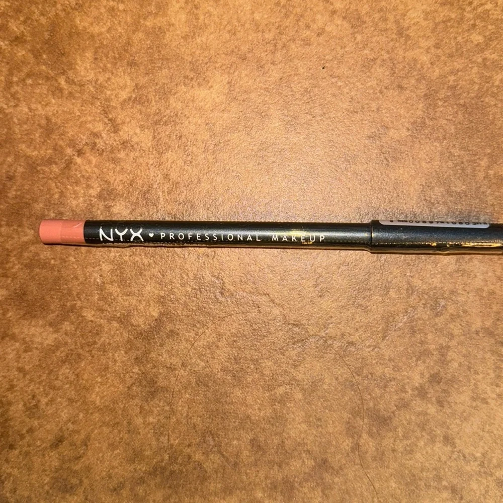 NYX professional lip liner natural